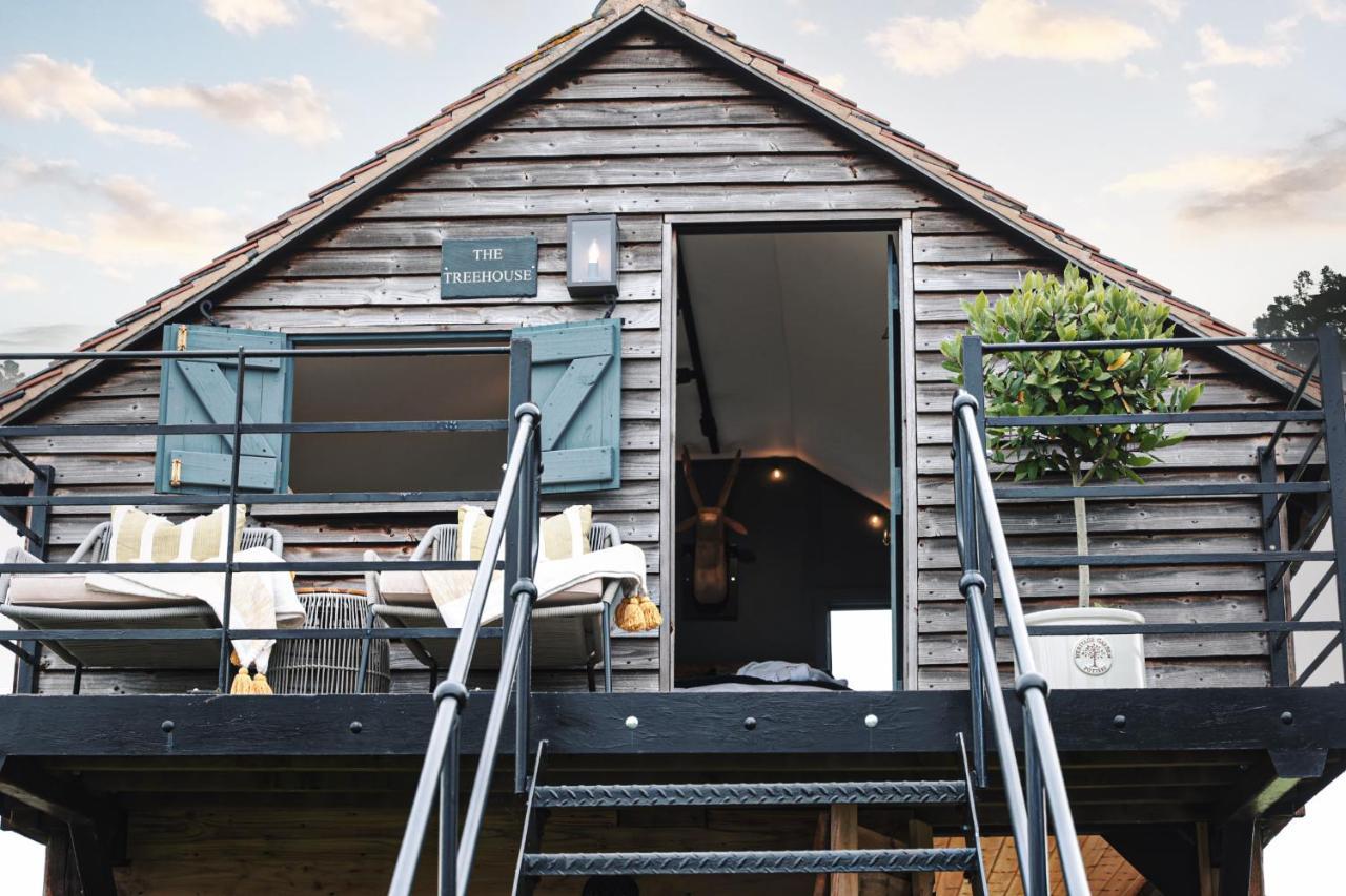The Treehouse At Humblebee Hall Worcester Exterior photo